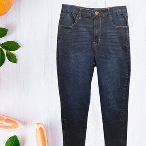 No Boundaries High Rise Raw Hem Cropped Straight Jeans